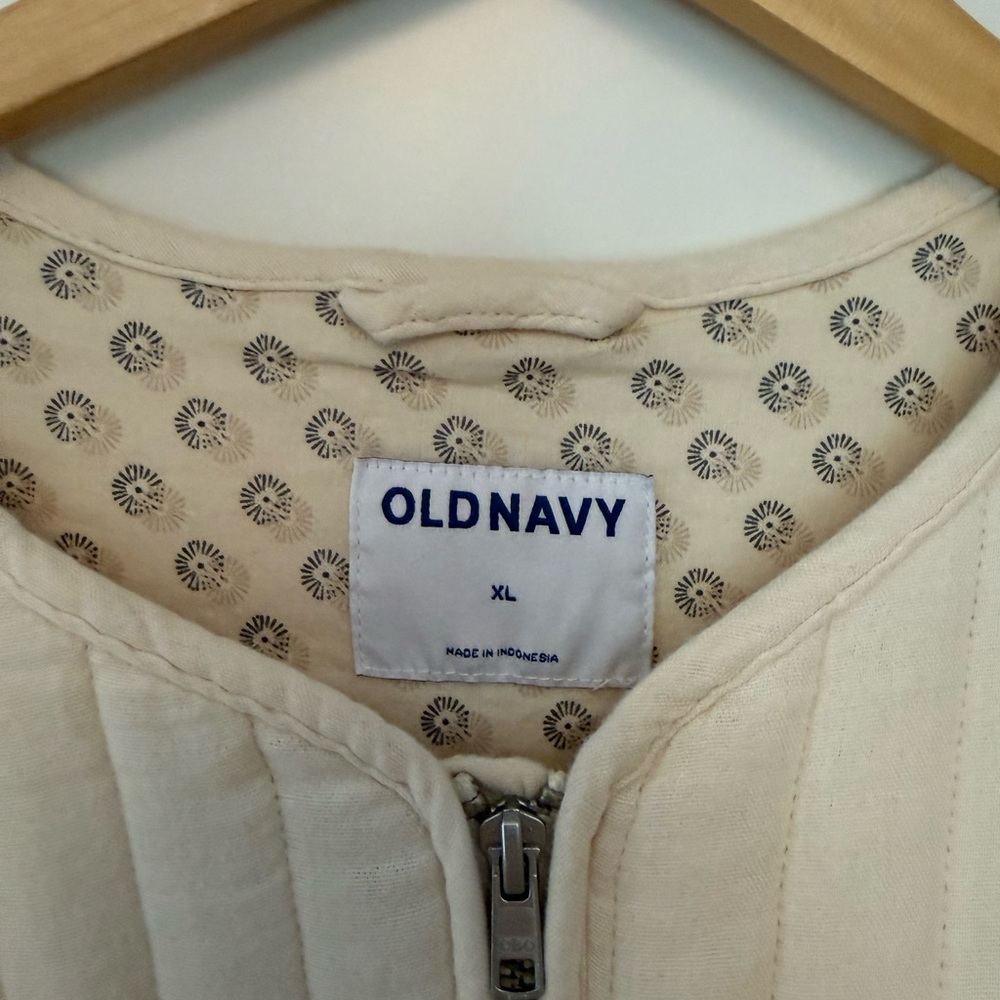 Old Navy Women's Quilted Bomber Jacket, XL - Picture 3 of 10